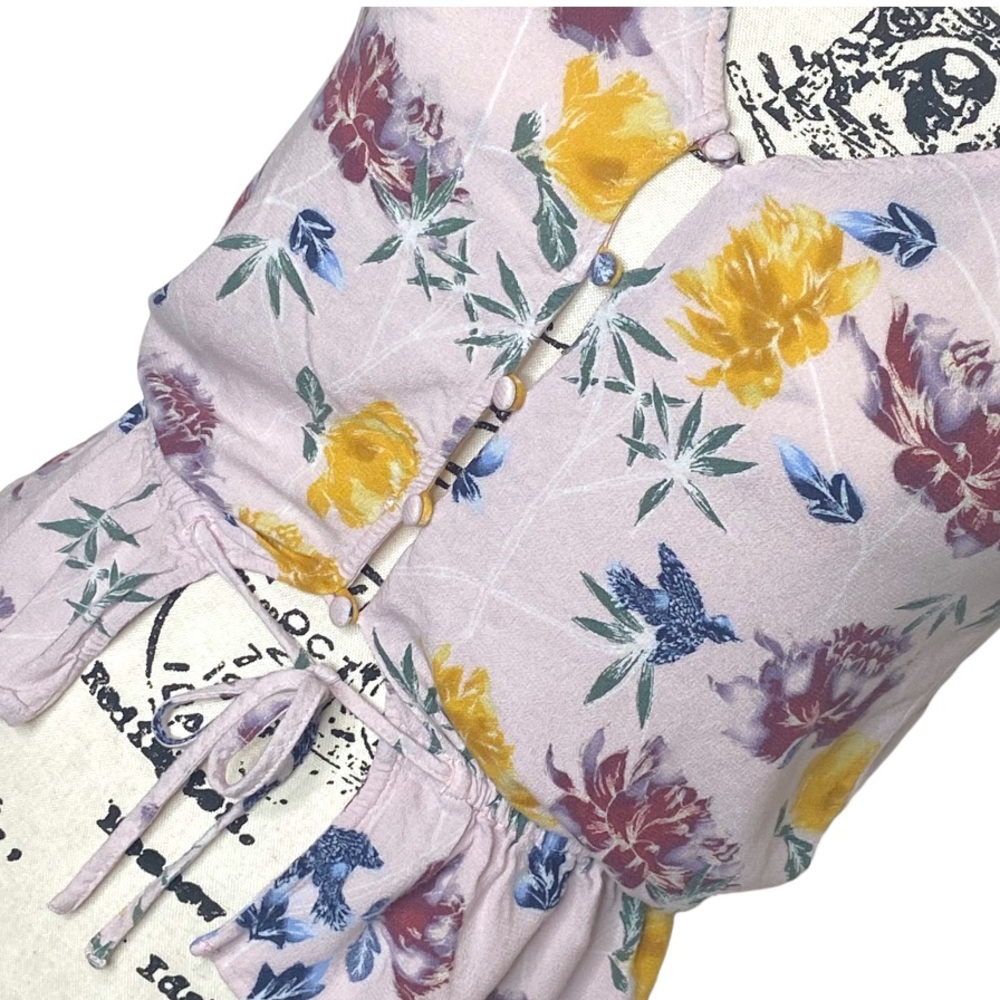 Aeropostale Pink Crepe Floral Bird Flutter Blouse - Picture 2 of 6